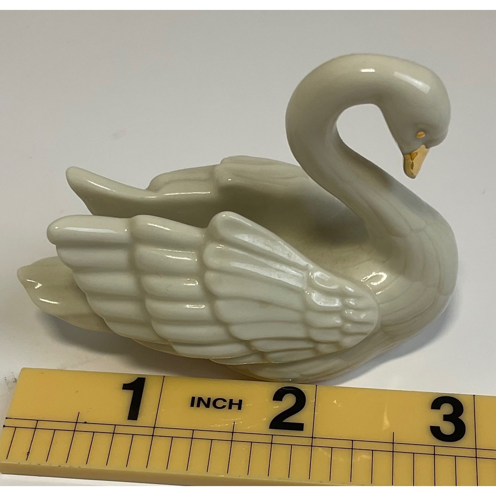 Lenox Fine Porcelain Swan Figurine Gold Trim Beak White wedding cake topper - Picture 3 of 8